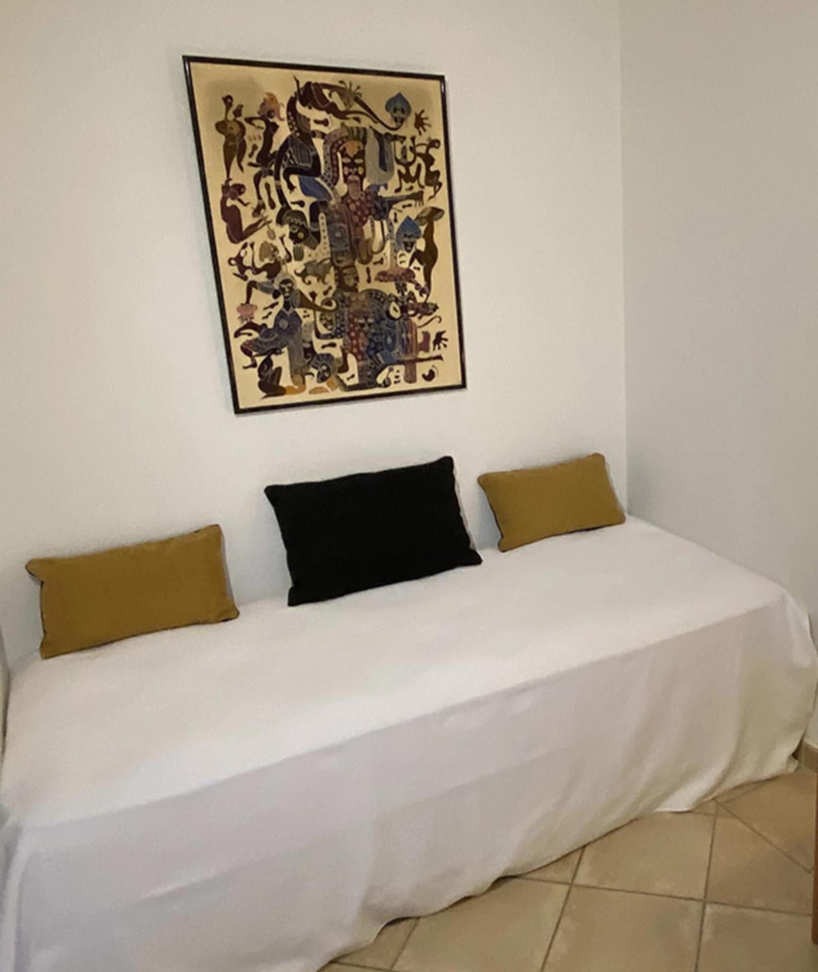 Les Jardins Du Soleil Apartment Авиньон Стая снимка
