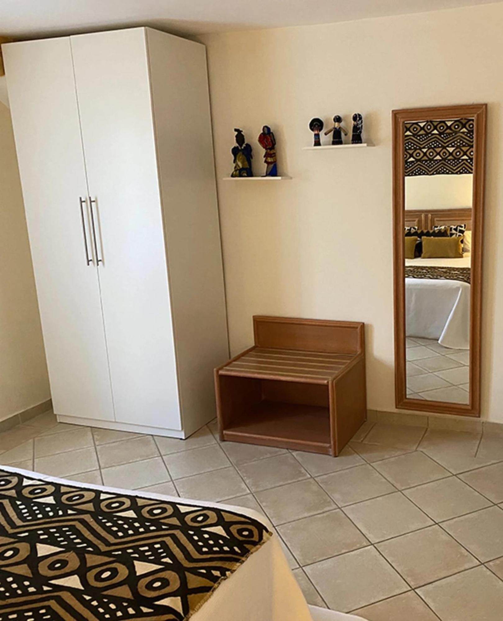 Les Jardins Du Soleil Apartment Авиньон Стая снимка