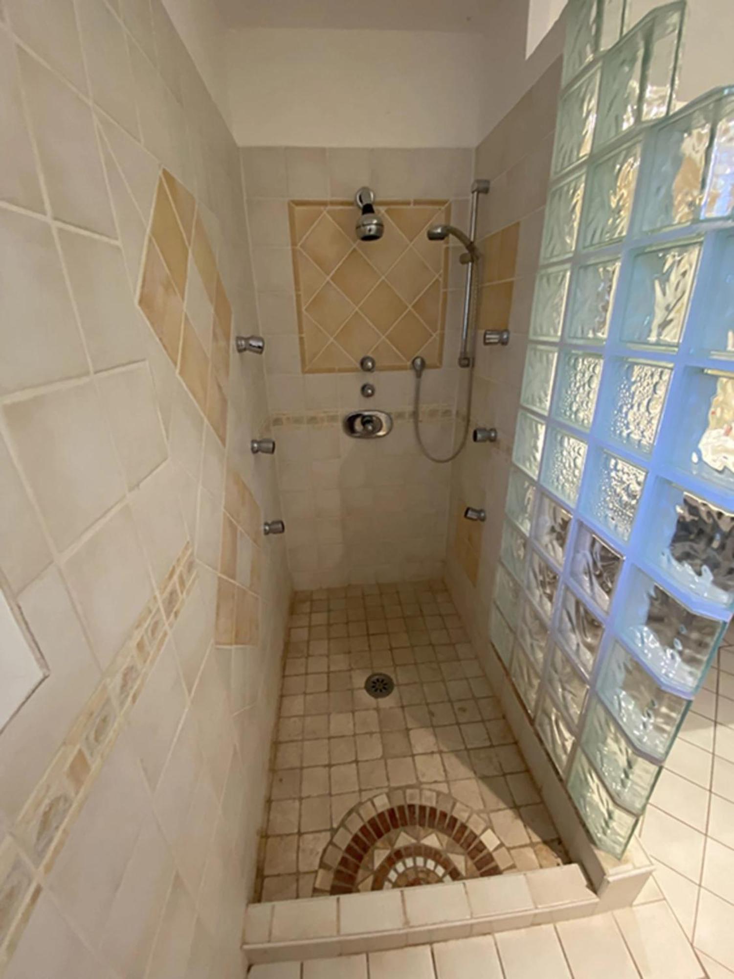 Les Jardins Du Soleil Apartment Авиньон Стая снимка